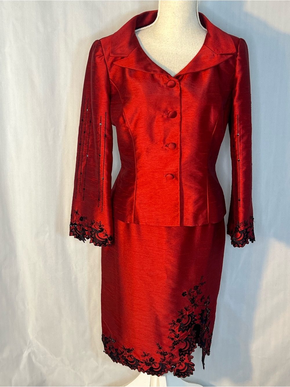 Maggy London Skirt Suit Deep Red Sateen Embroidered Sequin Floral Scallop Hem 6